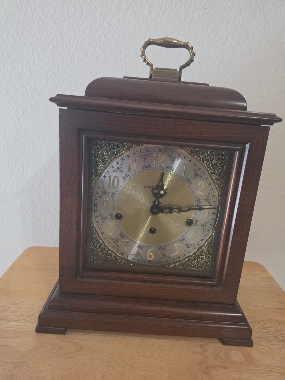 Vintage Howard Miller Samuel Watson Key-Wind Mantel Clock (Windsor Cherry)